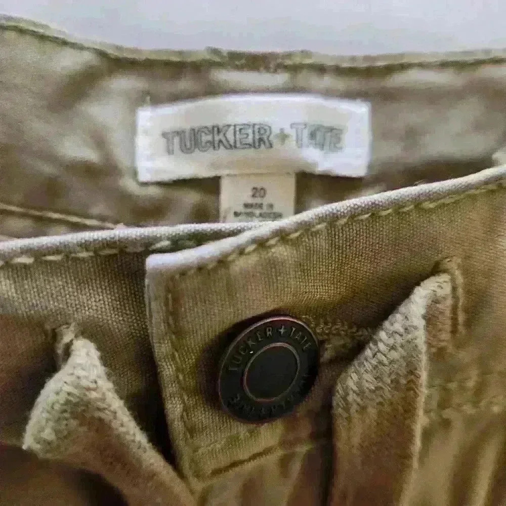 Tucker+Tate Boys Tan cargo shorts  pockets NWT